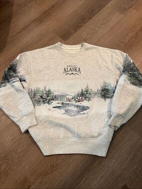 Abercrombie & Fitch Light Gray Scenic Denali Alaska Crewneck Sweatshirt